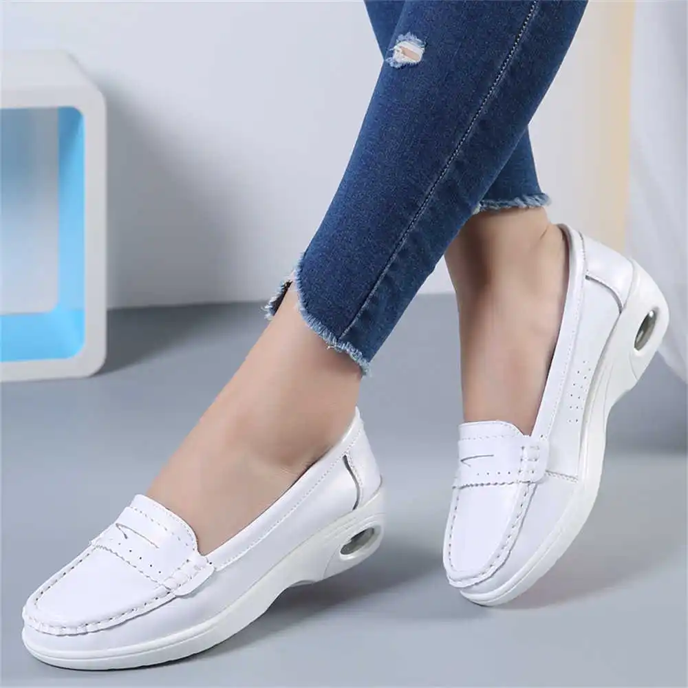 Thick Sole Slipon White Traine - Tech Guy Accessories recensione e prezzo
