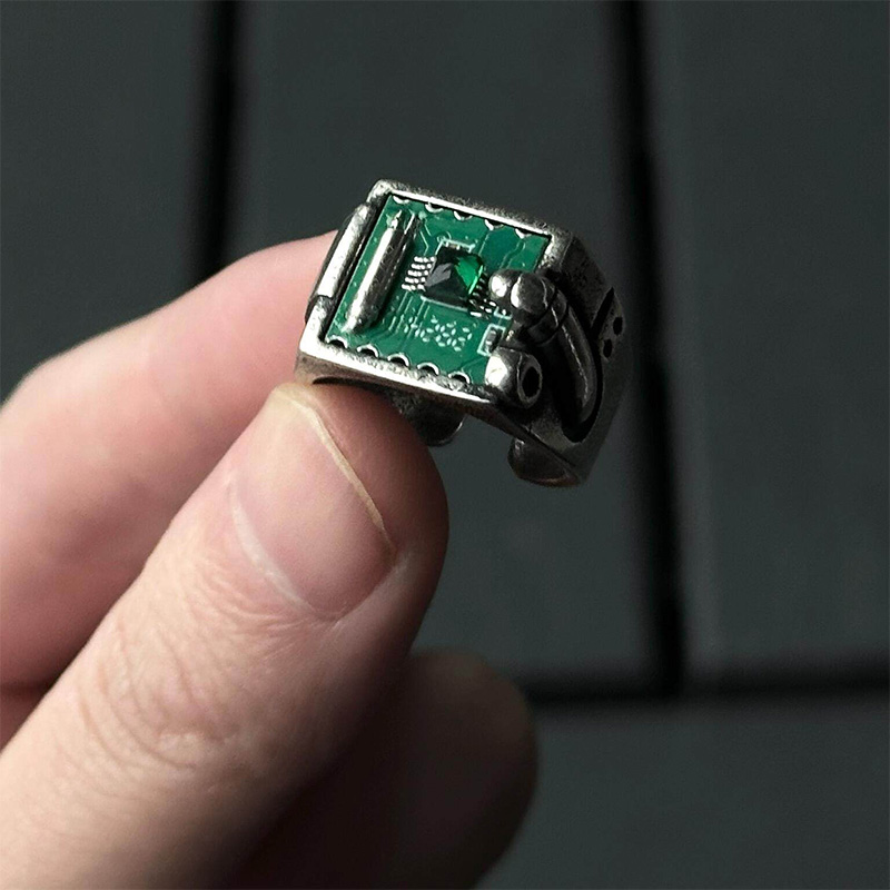 Tech Inspired PCB Pattern Ring - Tech Accessories Industry recensione e prezzo