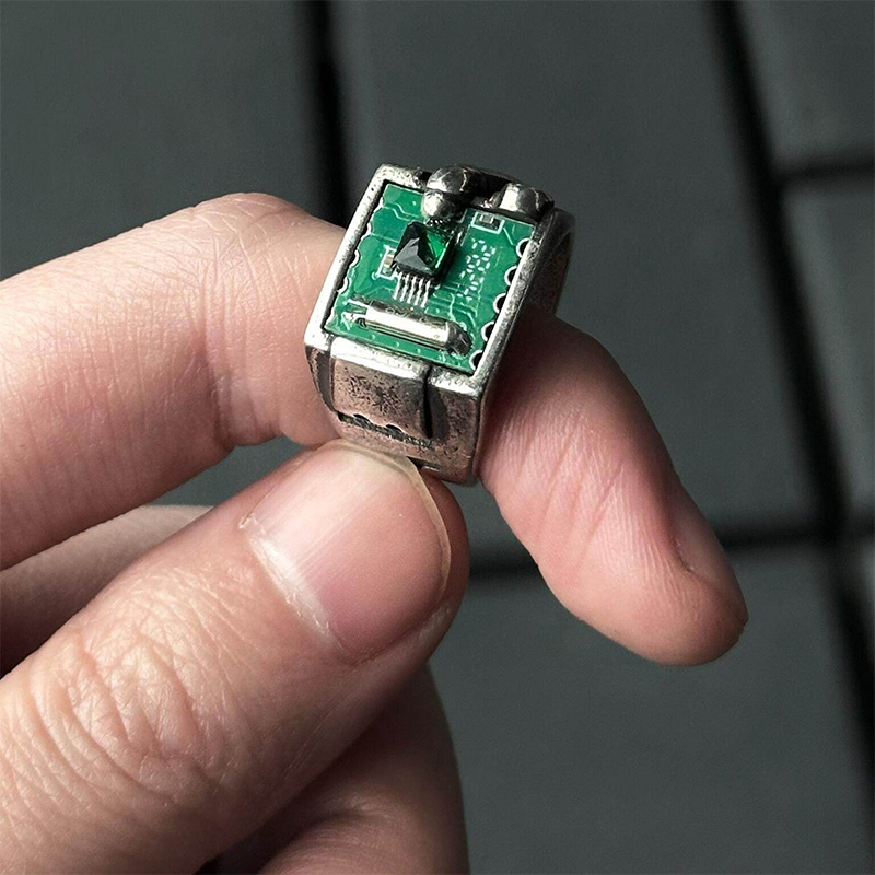Tech Inspired PCB Pattern Ring - Tech Accessories Industry recensione e prezzo
